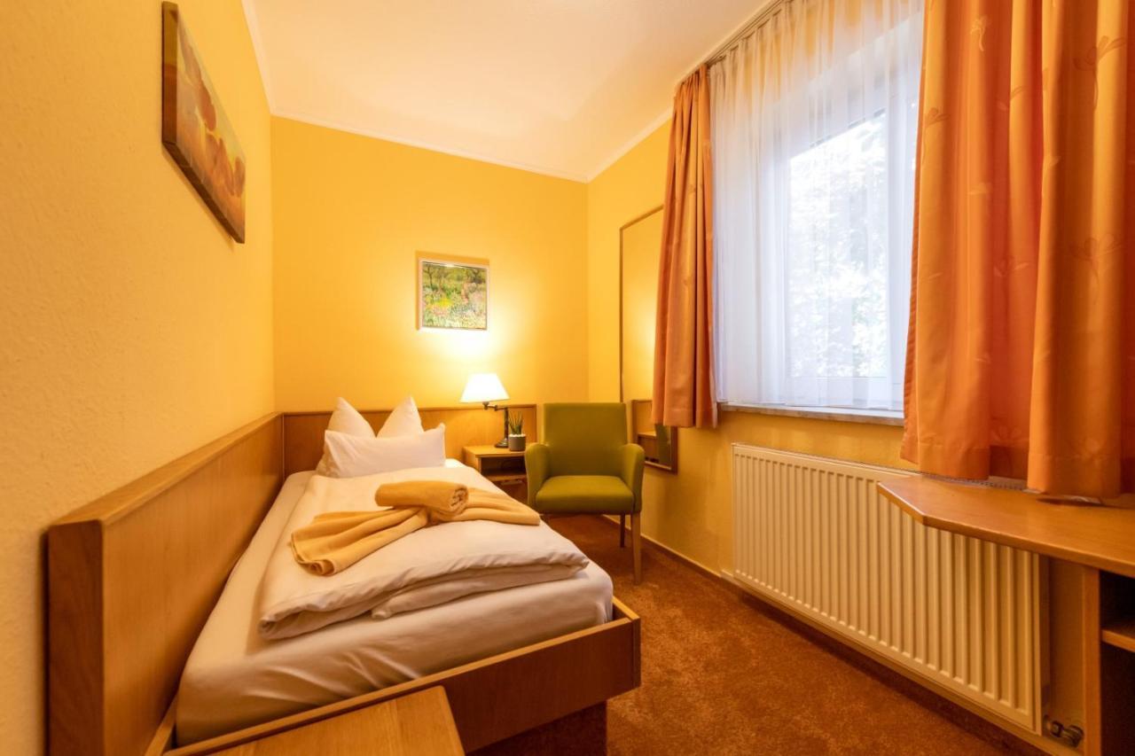 Hotel Zum Steinhof Bad Blankenburg Buitenkant foto