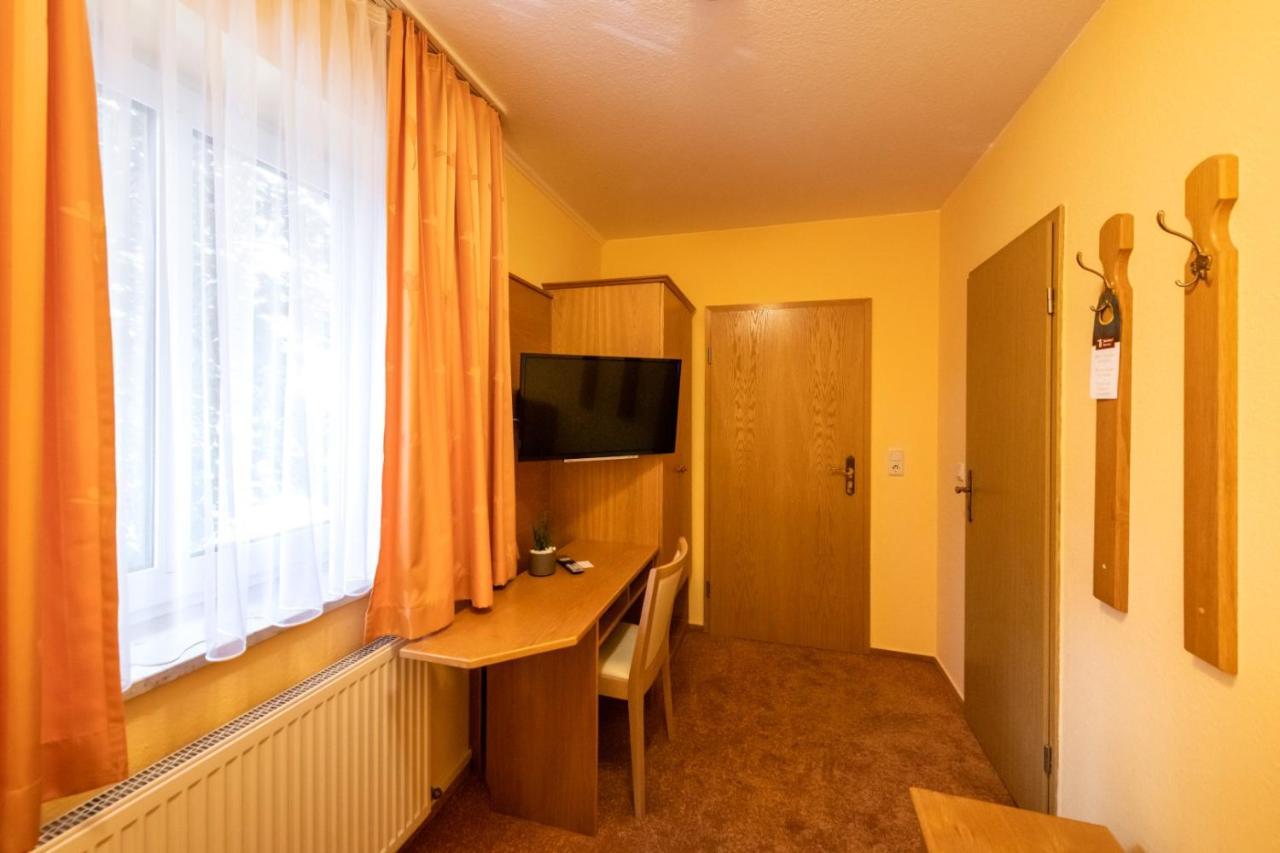 Hotel Zum Steinhof Bad Blankenburg Buitenkant foto